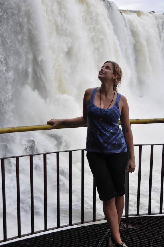Observando de perto as cataratas do Iguaçu (Foz do Iguaçu - PR)